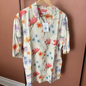 Large Floral Banks Journal Shirt, NEVER WORN
